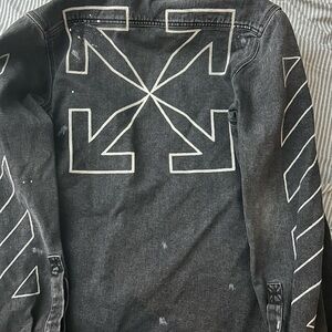 Off-White Gray and Black Fabric Detail